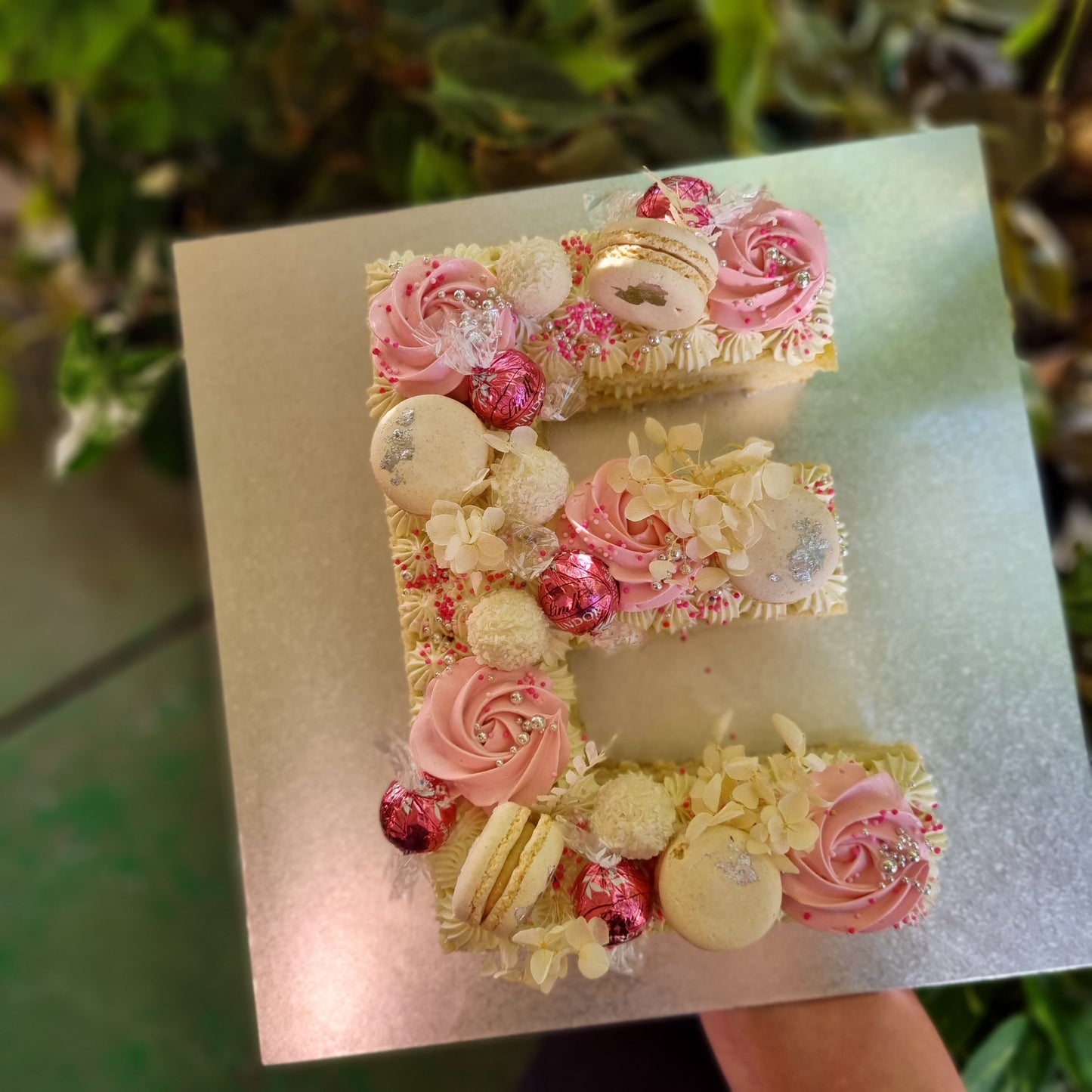 Single Number Cake